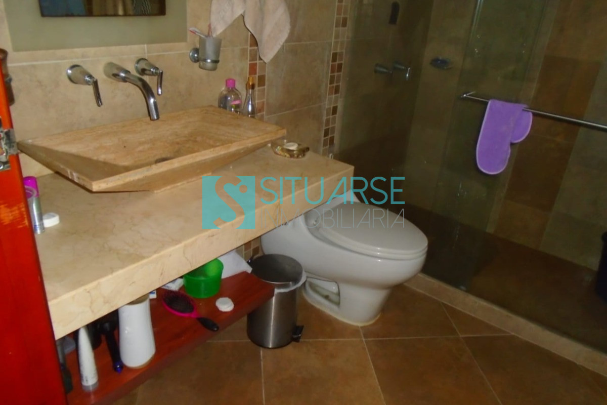 VENDO PEN HOUSE EN EL BARRIO BOLARQUI